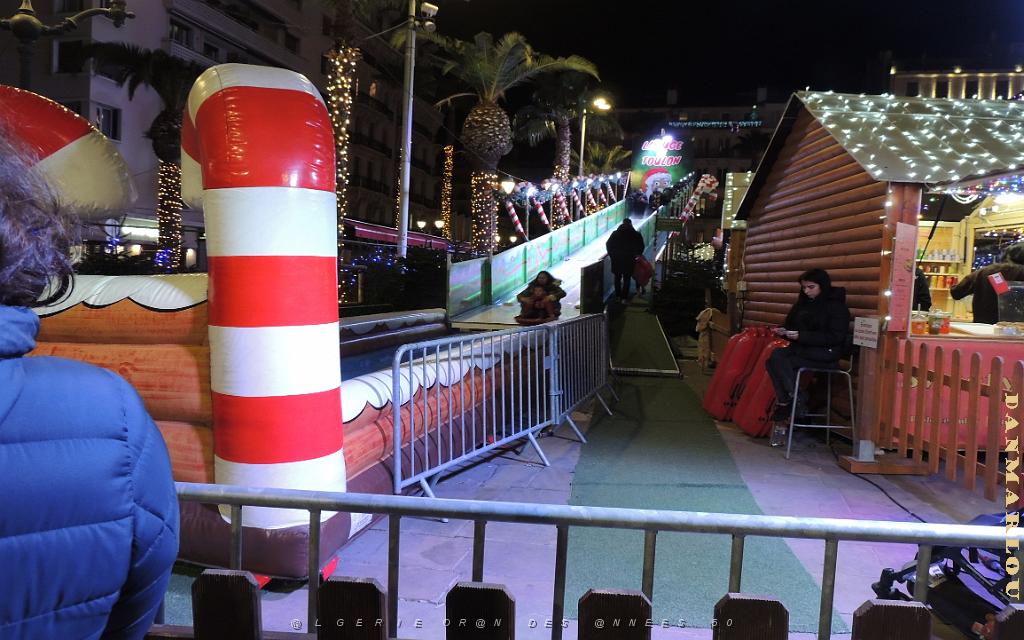2025 11 28 TOULON EN SOIREE -  LE PORT ET ILLUMINATIONS VILLE (35).jpg